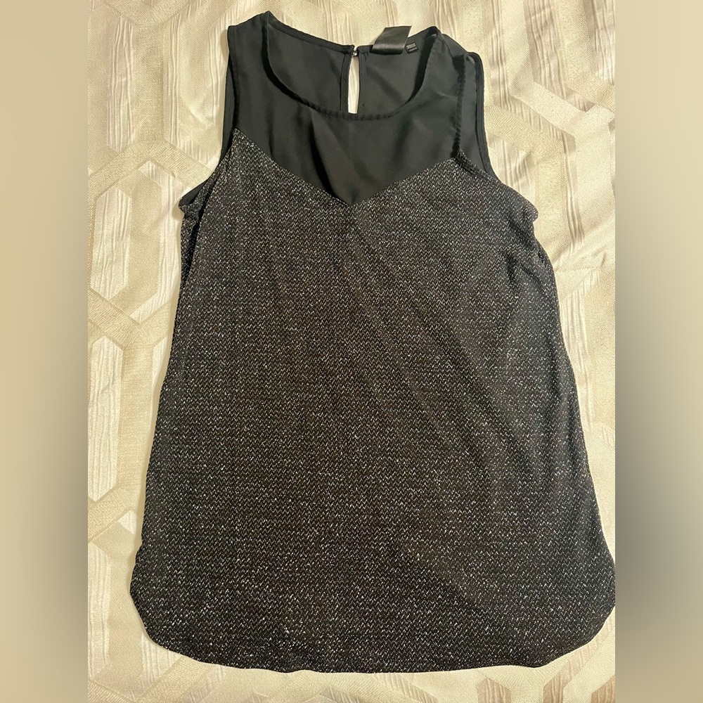 EUC REITMANS Festive all over shine , shimmery, black top, Sz XXS
